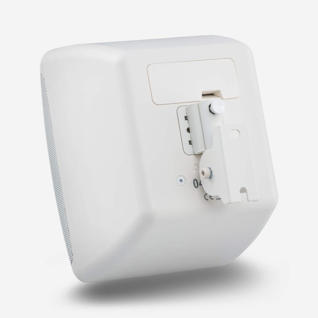 AMC 04 White