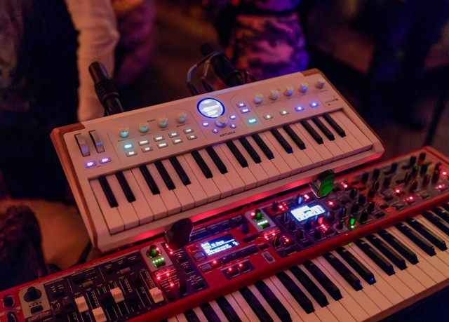Arturia AstroLab 37 + V Collection X