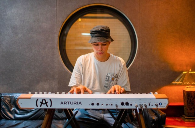 Arturia AstroLab 61 + V Collection X