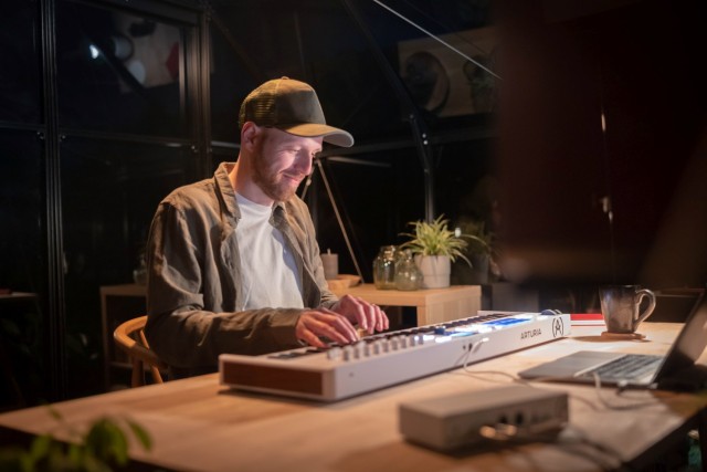 ����-���������� Arturia KeyLab Essential 49 mk3 White