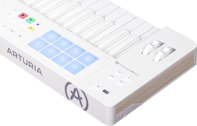 ����-���������� Arturia KeyLab Essential 49 mk3 Alpine White Special Edition