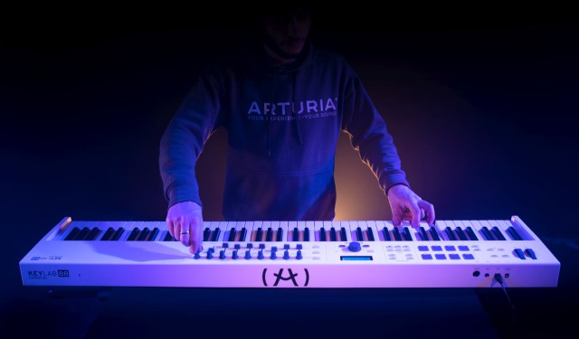 ����-���������� Arturia KeyLab Essential 88 mk3 Black
