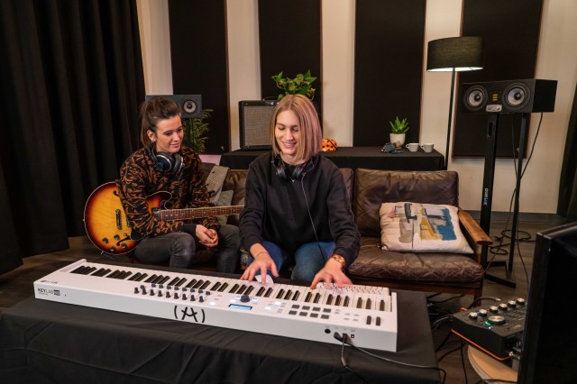 ����-���������� Arturia KeyLab Essential 88 mk3 Black