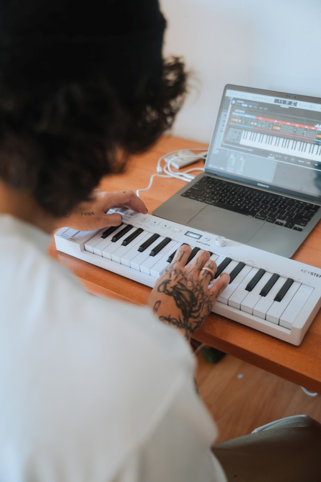 ����-���������� Arturia KeyStep 37 mk2
