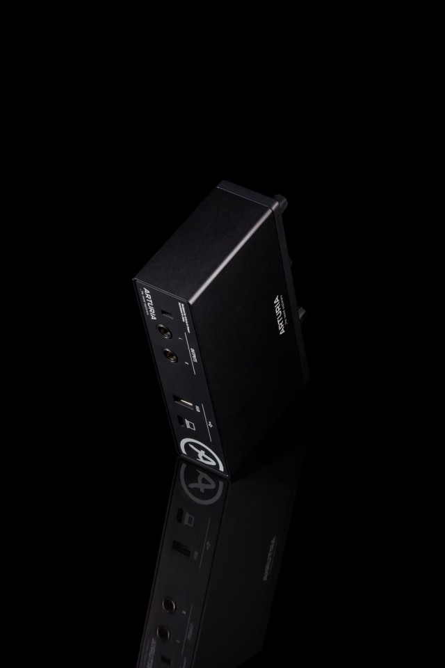 ������� ����� Arturia MiniFuse 1 Black