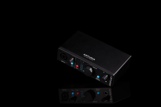 ������� ����� Arturia MiniFuse 1 Black