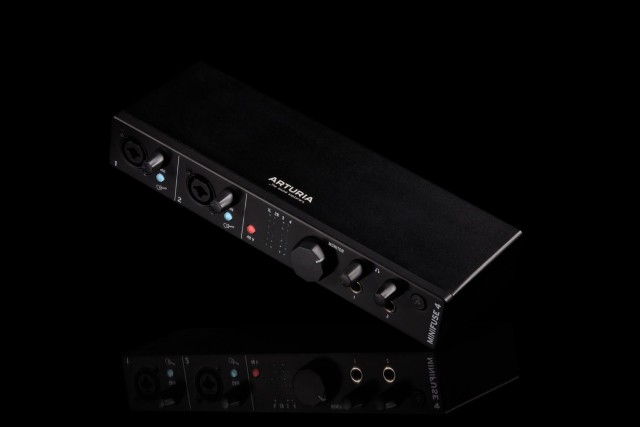 ������� ����� Arturia MiniFuse 4 Black