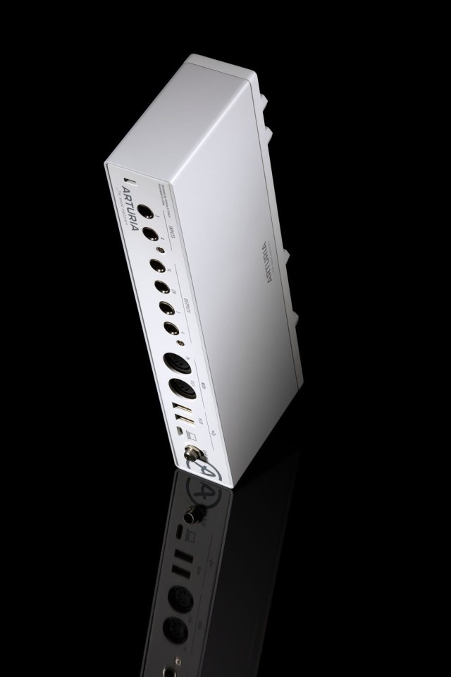 ������� ����� Arturia MiniFuse 4 White