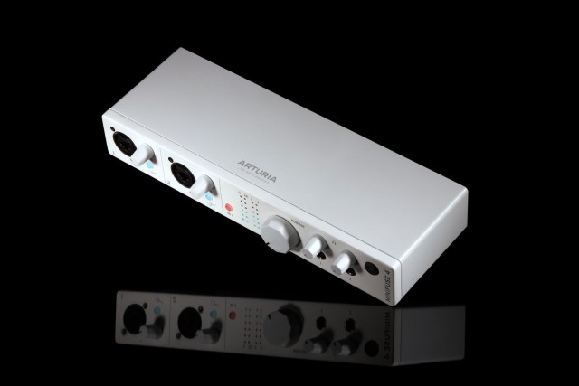 ������� ����� Arturia MiniFuse 4 White