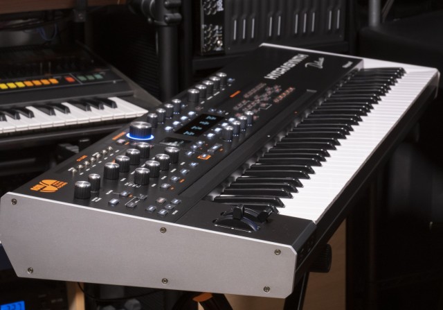 ASM HYDRASYNTH Deluxe