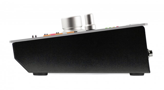 �������� ����� Audient iD22