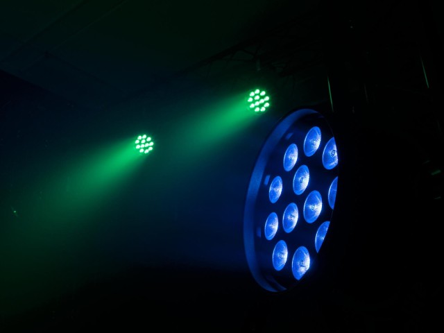 EUROLITE LED PAR-64 QCL 12x8W floor bl