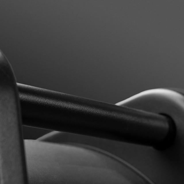 �������� Genelec 7040APM