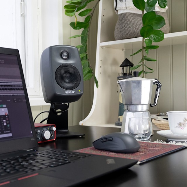 ��������� ������� Genelec 8010AP