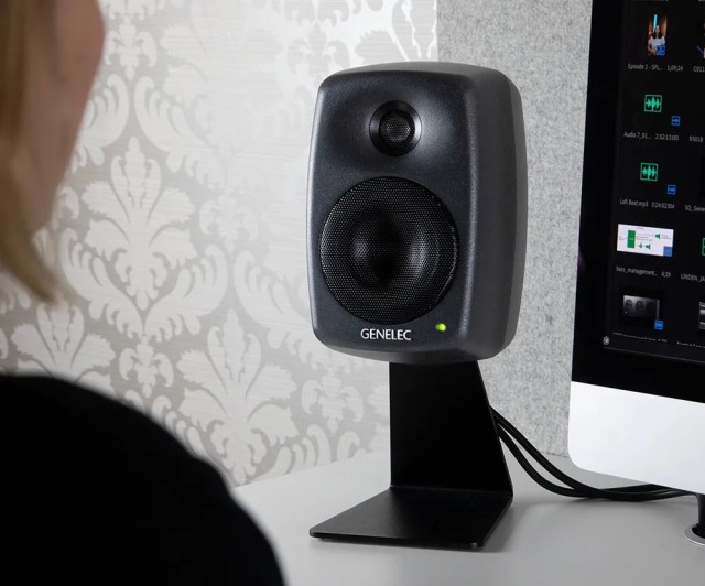 ��������� ������� Genelec 8020DPM