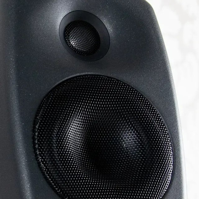 ��������� ������� Genelec 8020DPM