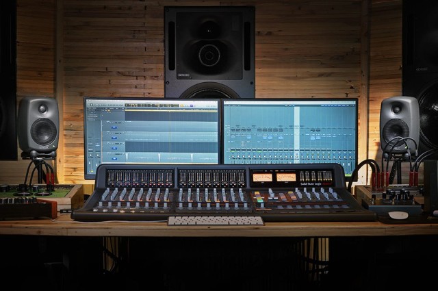 ��������� ������� Genelec 8320APM SAM