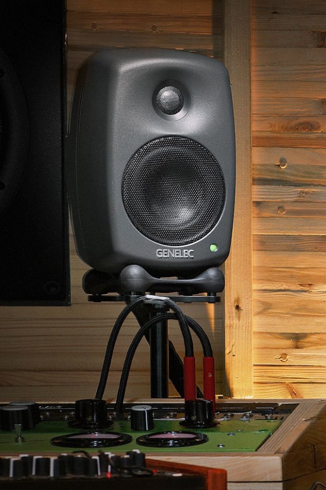 ��������� ������� Genelec 8320APM SAM