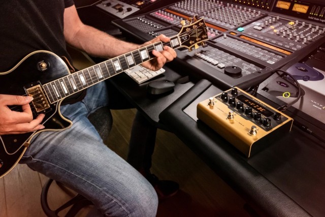 ������ ������ IK MULTIMEDIA Amplitube X-VIBE