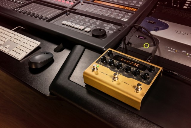 ������ ������ IK MULTIMEDIA Amplitube X-VIBE