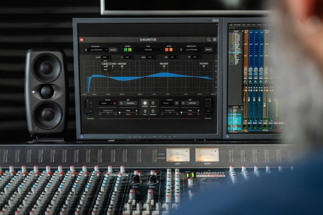 ����������� ������� IK MULTIMEDIA iLoud MTM MKII