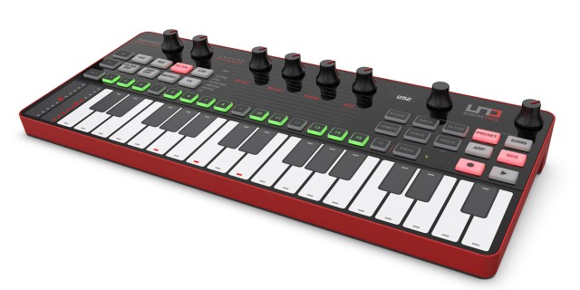 IK Multimedia UNO Synth Pro Desktop
