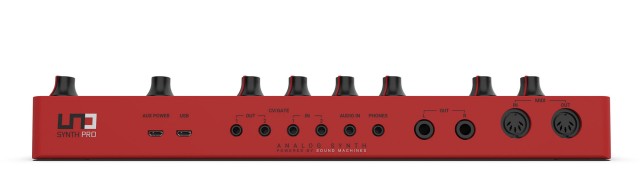 IK Multimedia UNO Synth Pro Desktop