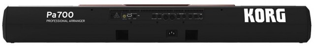 KORG PA700