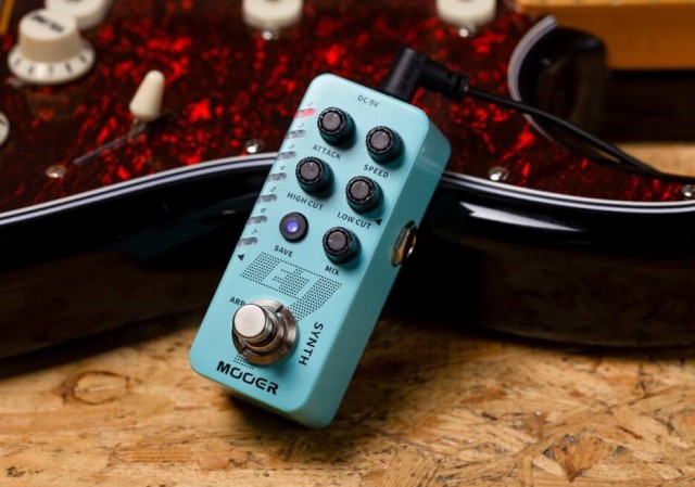 ������ ������ MOOER E7 Polyphonic Guitar Synth