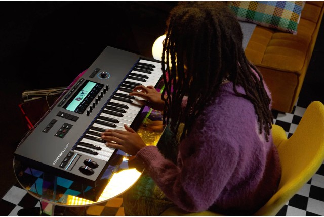 MIDI-��������� Native Instruments Komplete Kontrol S49 MK3