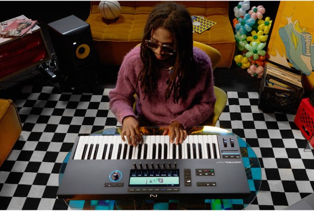 MIDI-��������� Native Instruments Komplete Kontrol S49 MK3