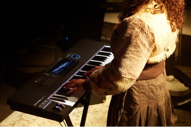 MIDI-��������� Native Instruments Komplete Kontrol S61 MK3