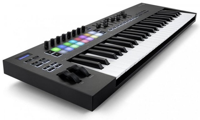����-���������� Novation LaunchKey 49 Mk3