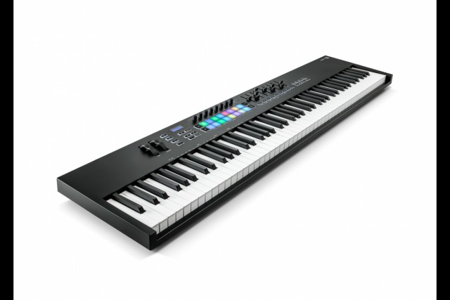 ����-���������� Novation LaunchKey 88 Mk3