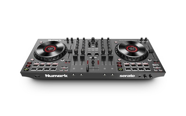 NUMARK NS4FX