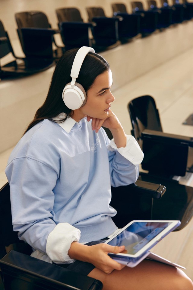 Sennheiser ACCENTUM Wireless White