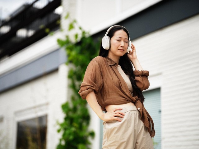 Sennheiser MOMENTUM 4 Wireless White