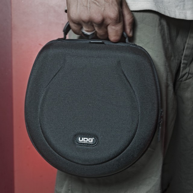 UDG Creator Headphone Case Large Black PU(U8202BL)
