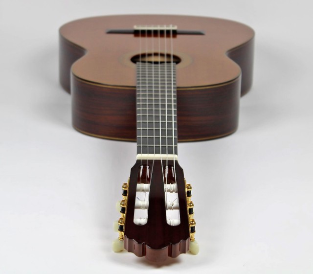 �������� ����� YAMAHA GC32C