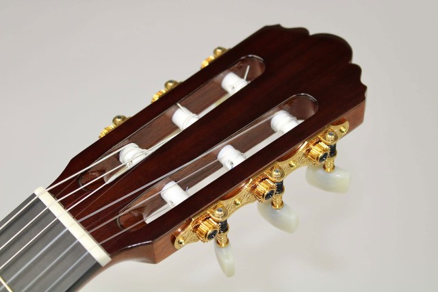 �������� ����� YAMAHA GC32C