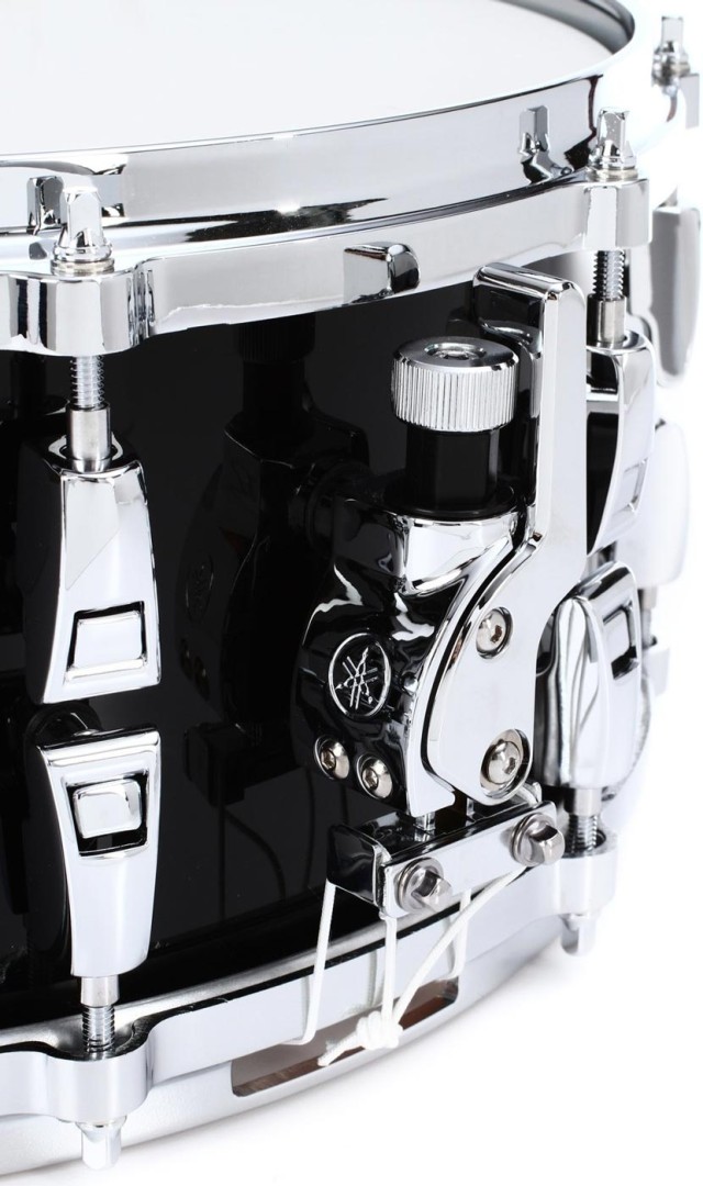 ������ �������� YAMAHA Absolute Hybrid Maple Snare 14" (Solid Black)
